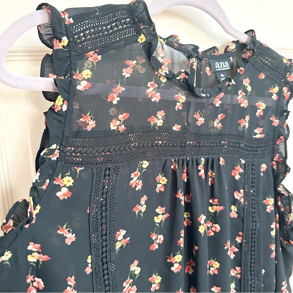 Black floral Ana tank - Picture 2 of 4